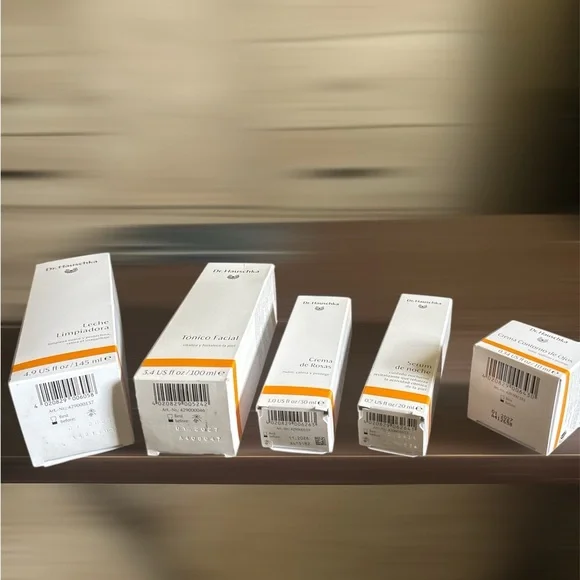 Dr HAUSCHKA Organic Skincare bundle. Rear find - Picture 3 of 6